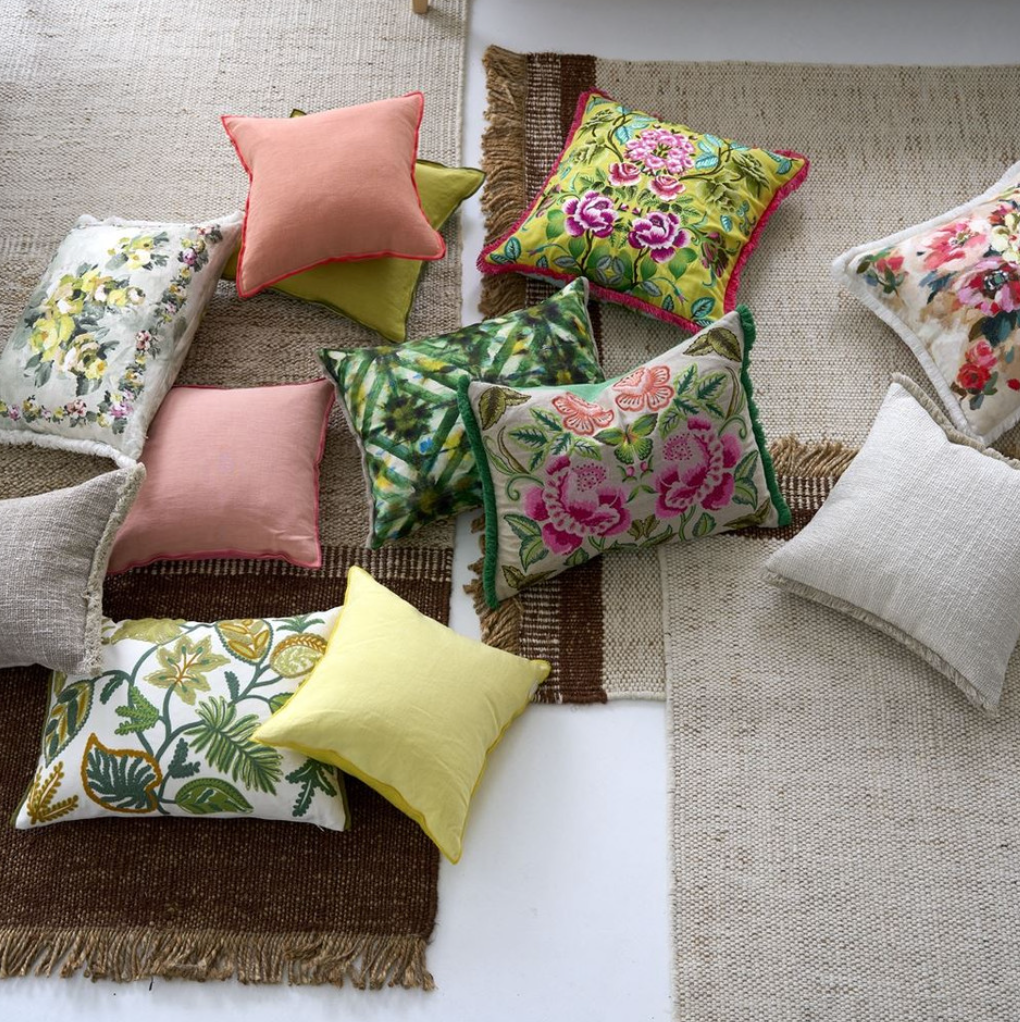 Foglia Decorativa Embroidered Moss Cushion